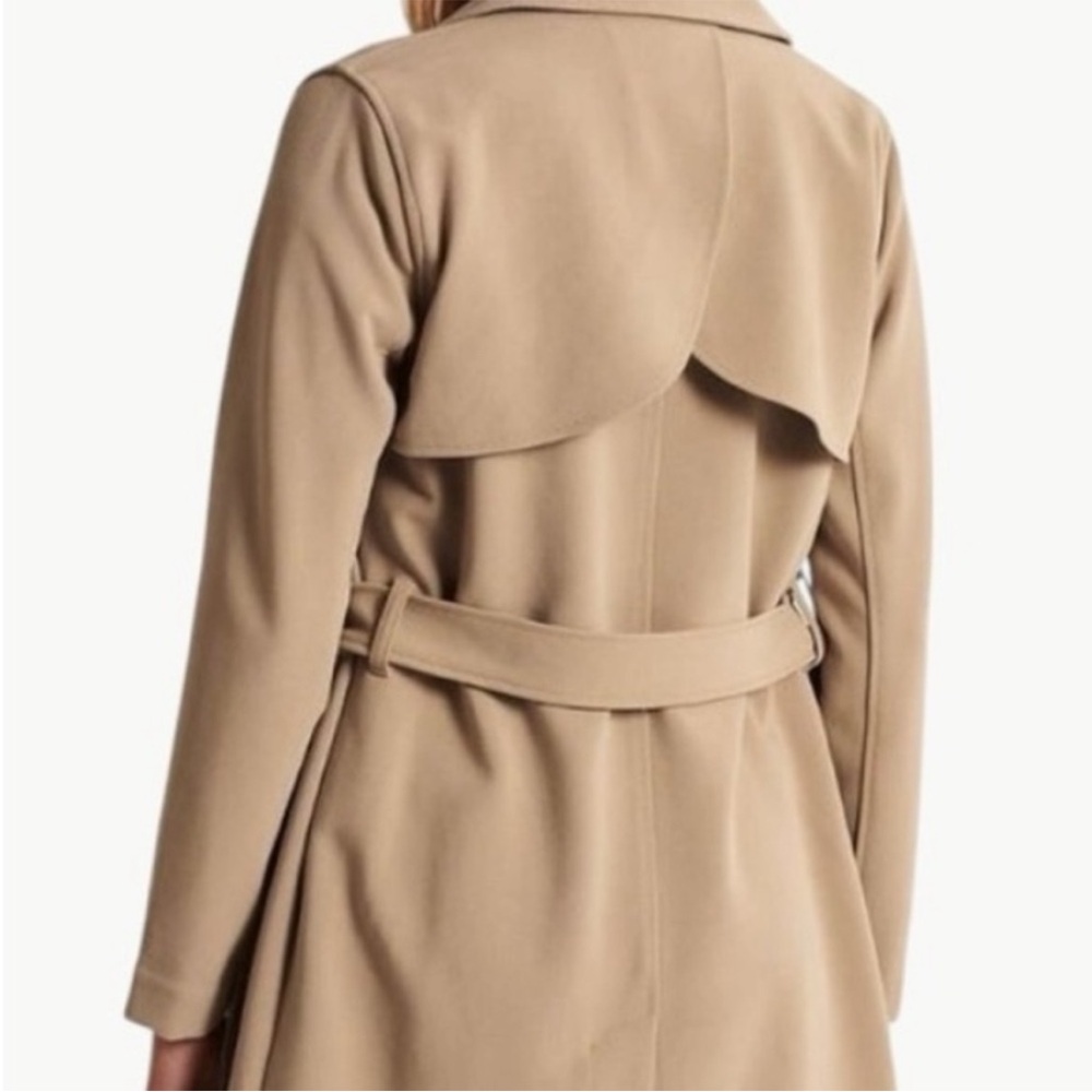 Abercrombie & Fitch Drapey Trench Coat in Khaki - Picture 5 of 16